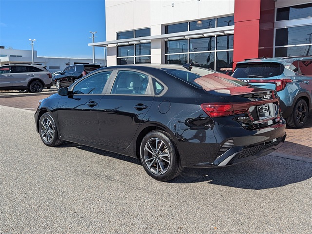 2023 Kia Forte LXS photo 5