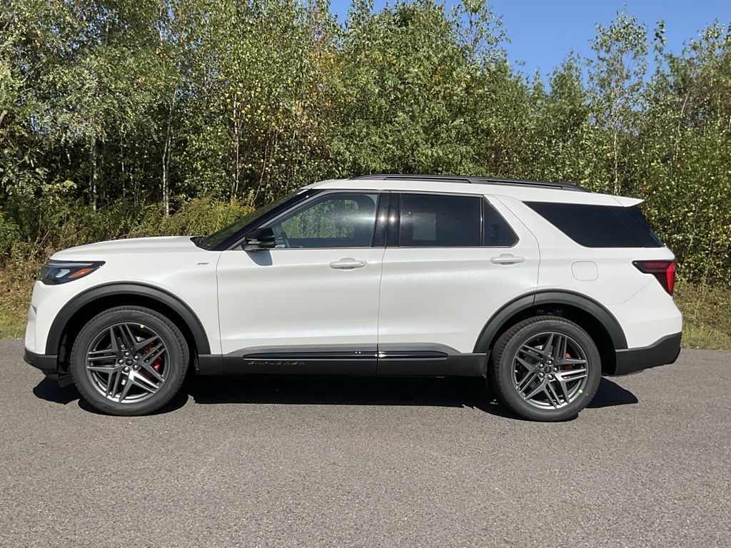 2025 Ford Explorer ST-Line photo 30