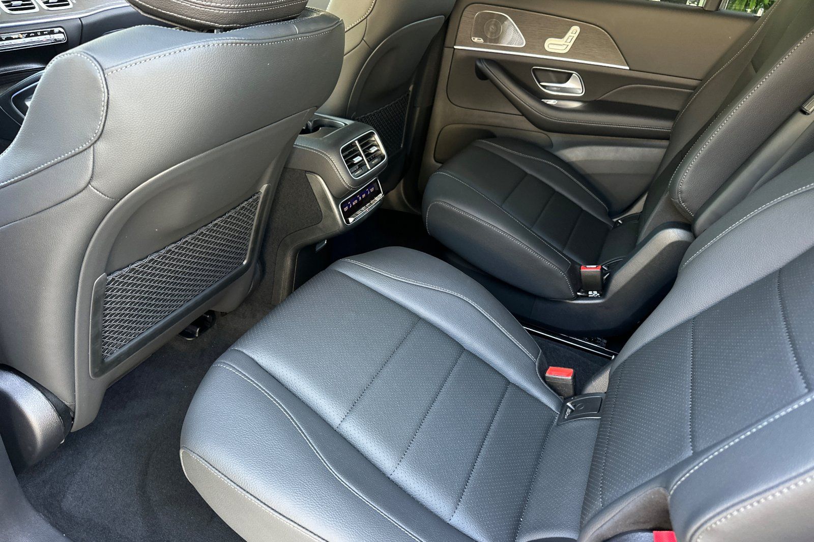 2025 Mercedes Benz GLS 450 4MATIC photo 11