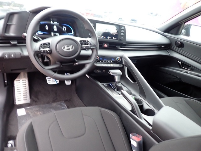 2025 Hyundai Elantra SEL Sport photo 11