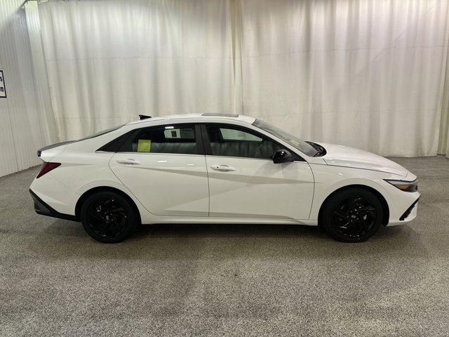 2026 Hyundai Elantra SEL Sport photo 4