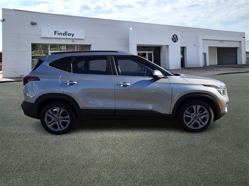 2022 Kia Seltos S photo 3