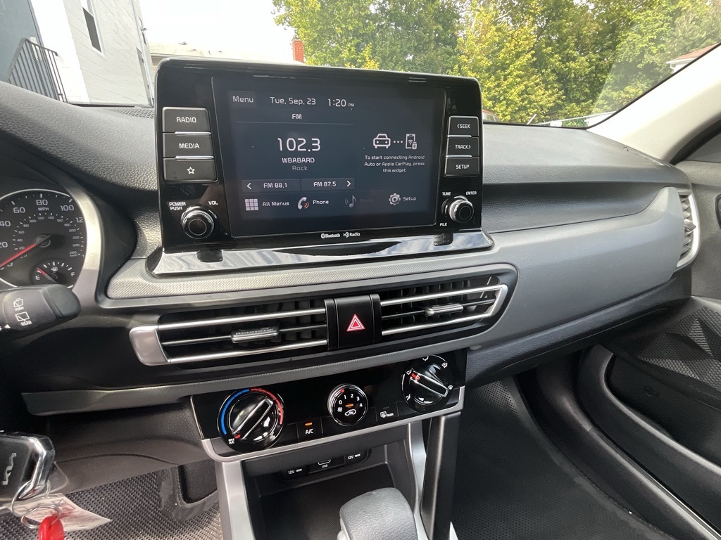 2023 Kia Seltos LX photo 12