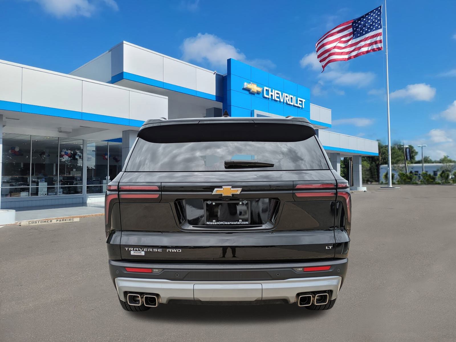2024 Chevrolet Traverse photo 2