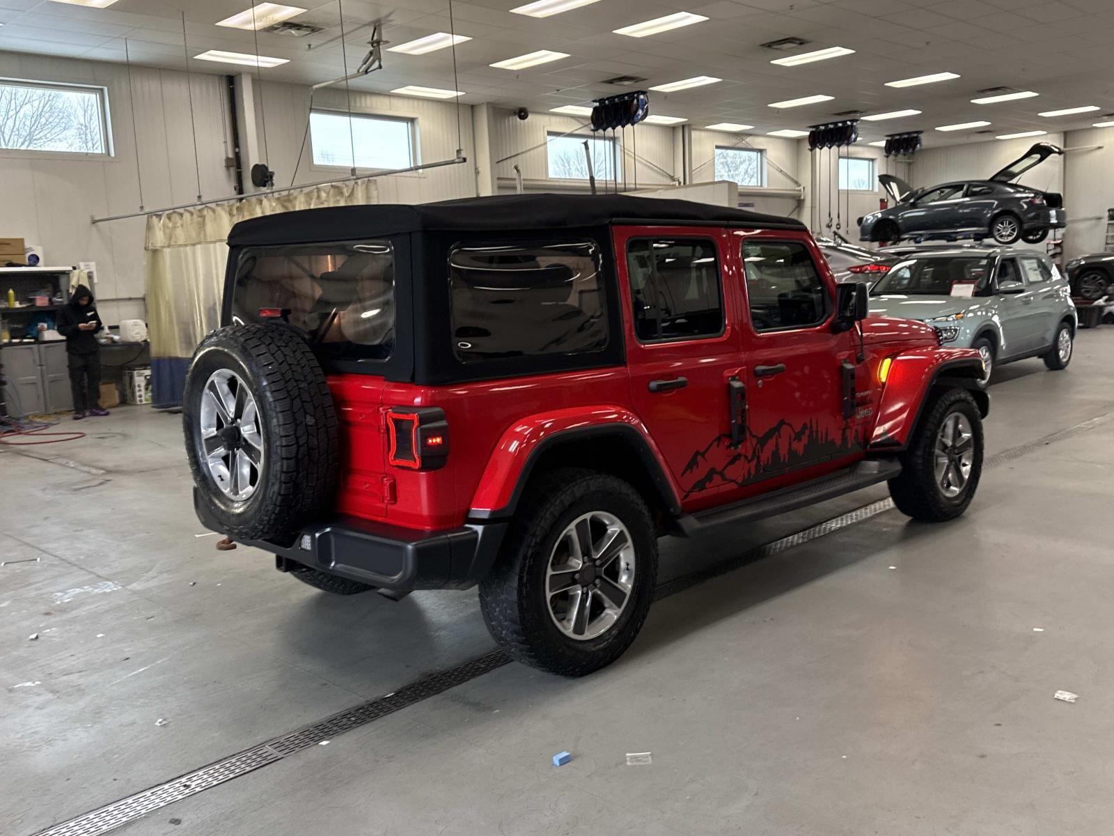 2019 Jeep Wrangler Unlimited Sahara photo 3