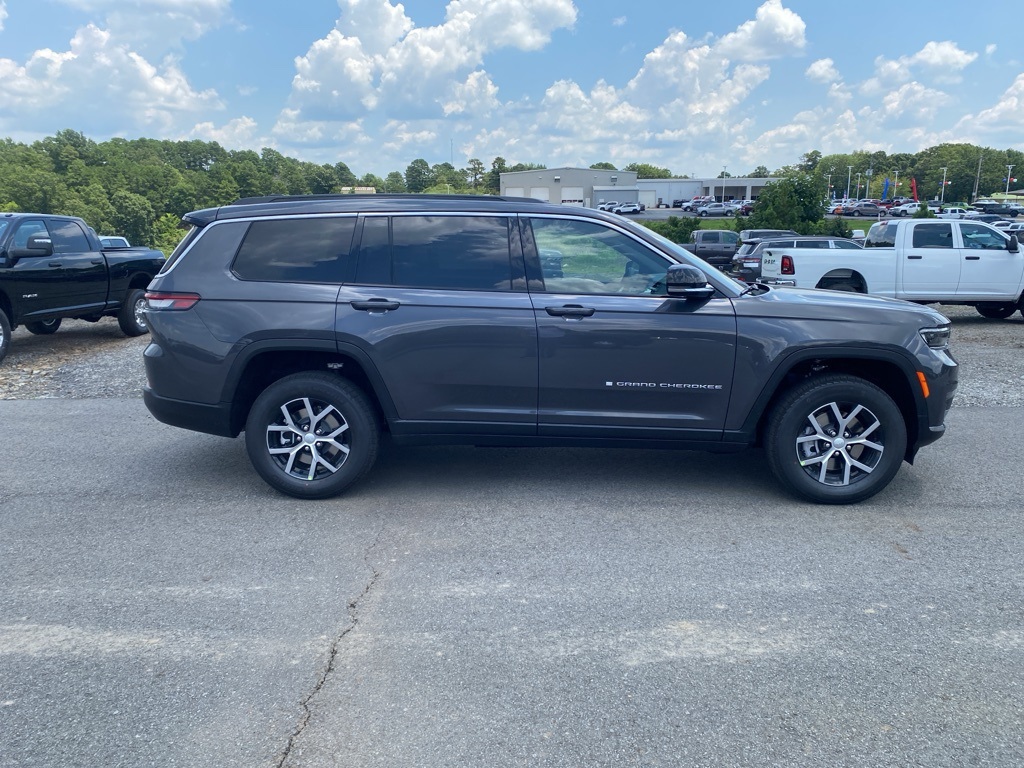 2025 Jeep Grand Cherokee Limited photo 4