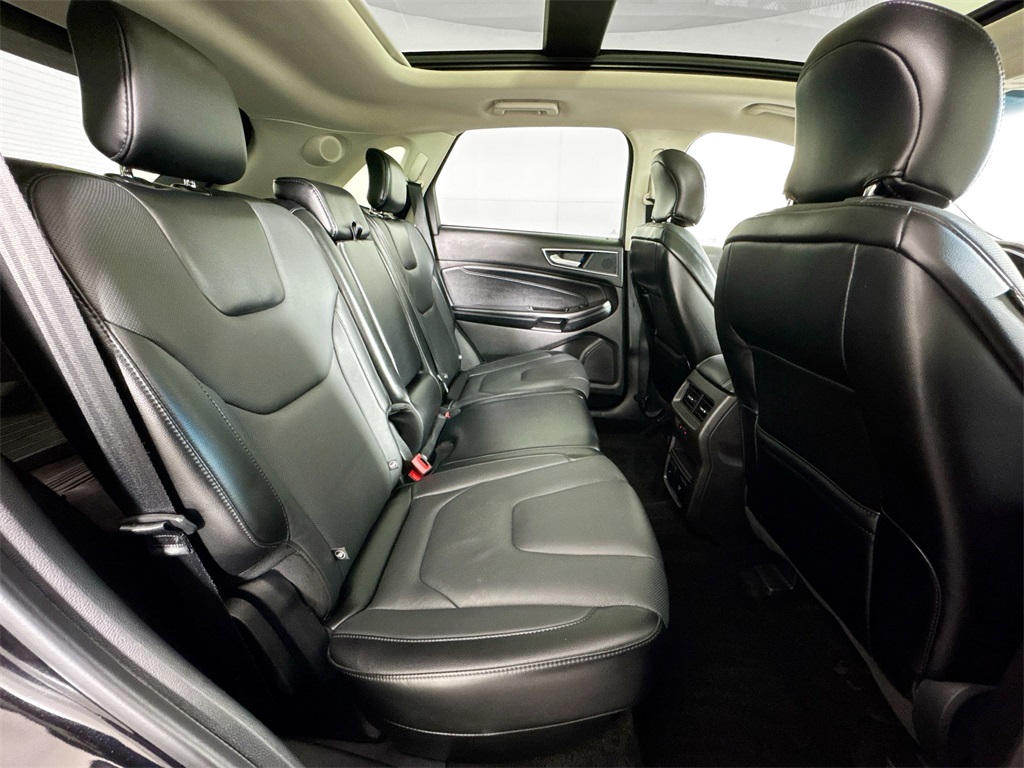 2018 Ford Edge Titanium photo 16