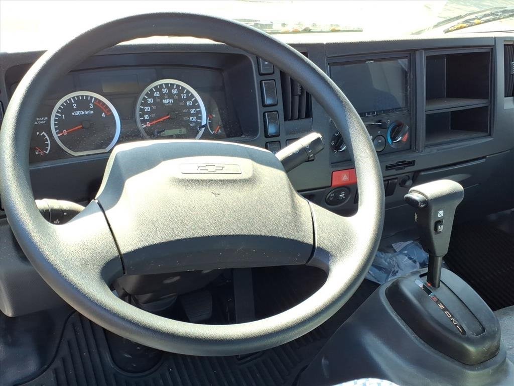 2024 Chevrolet Silverado photo 2