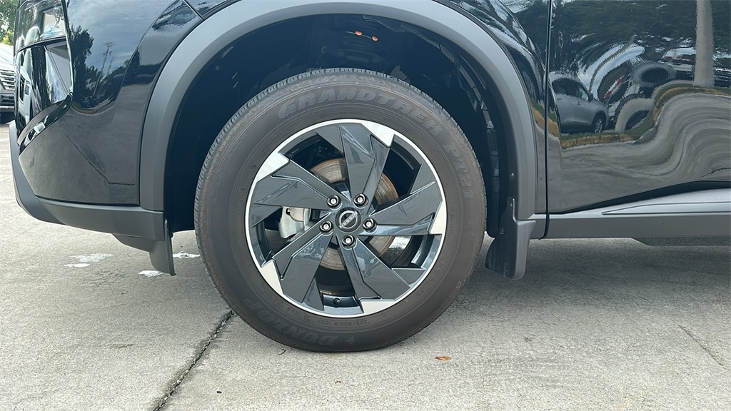 2024 Nissan Rogue SV photo 7