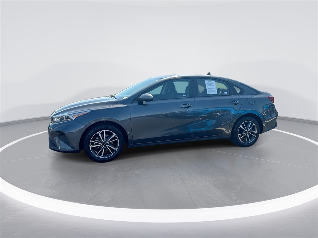 2022 Kia Forte LXS photo 5