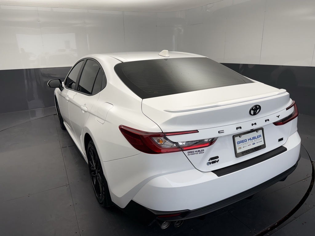 2025 Toyota Camry SE photo 2