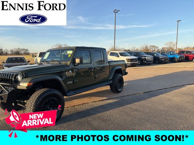 2021 Jeep Gladiator Overland's photo