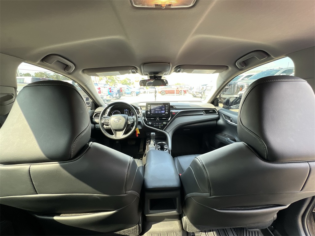 2022 Toyota Camry SE photo 9