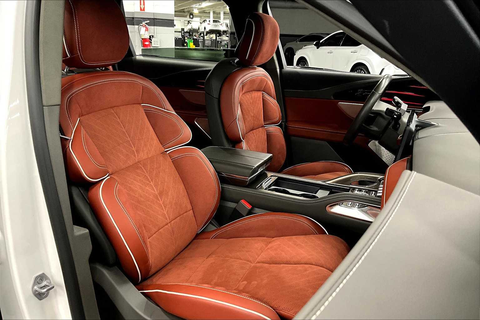 2024 Lincoln Nautilus Black Label photo 8