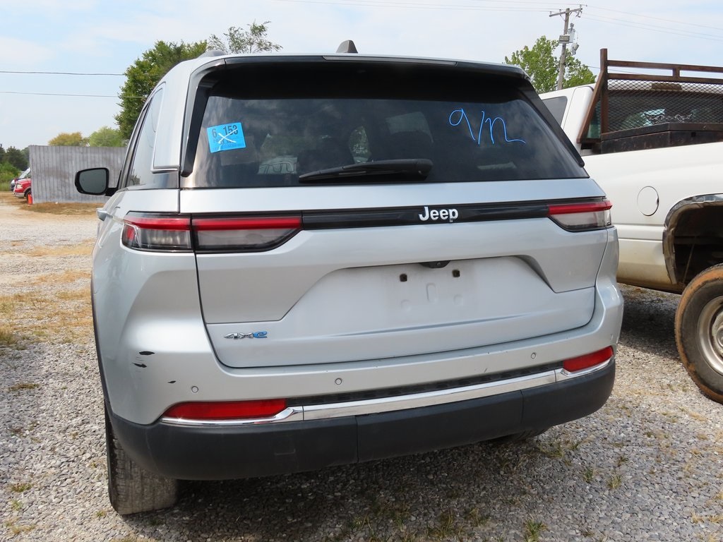 2023 Jeep Cherokee 4xe photo 13