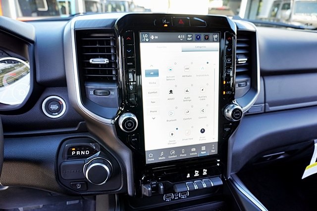 New 2026 Bright White Clear-Coat Exterior Paint RAM Big Horn/Lone Star image 32