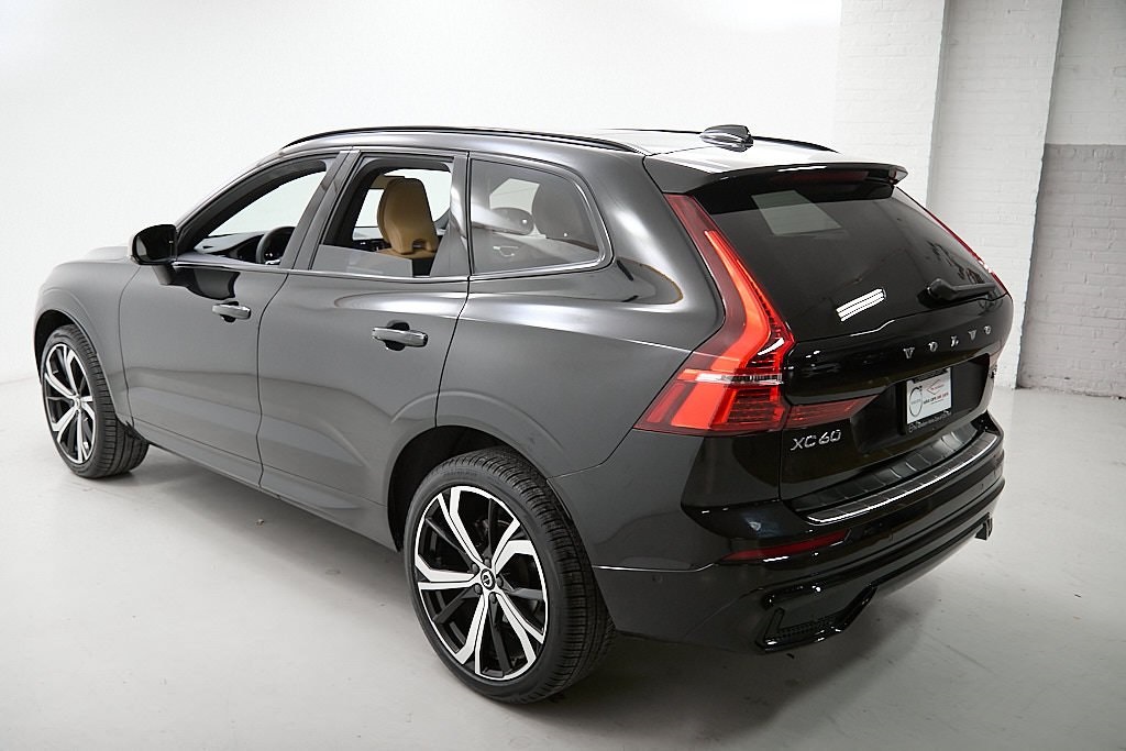 2023 VOLVO XC60 - Image 6