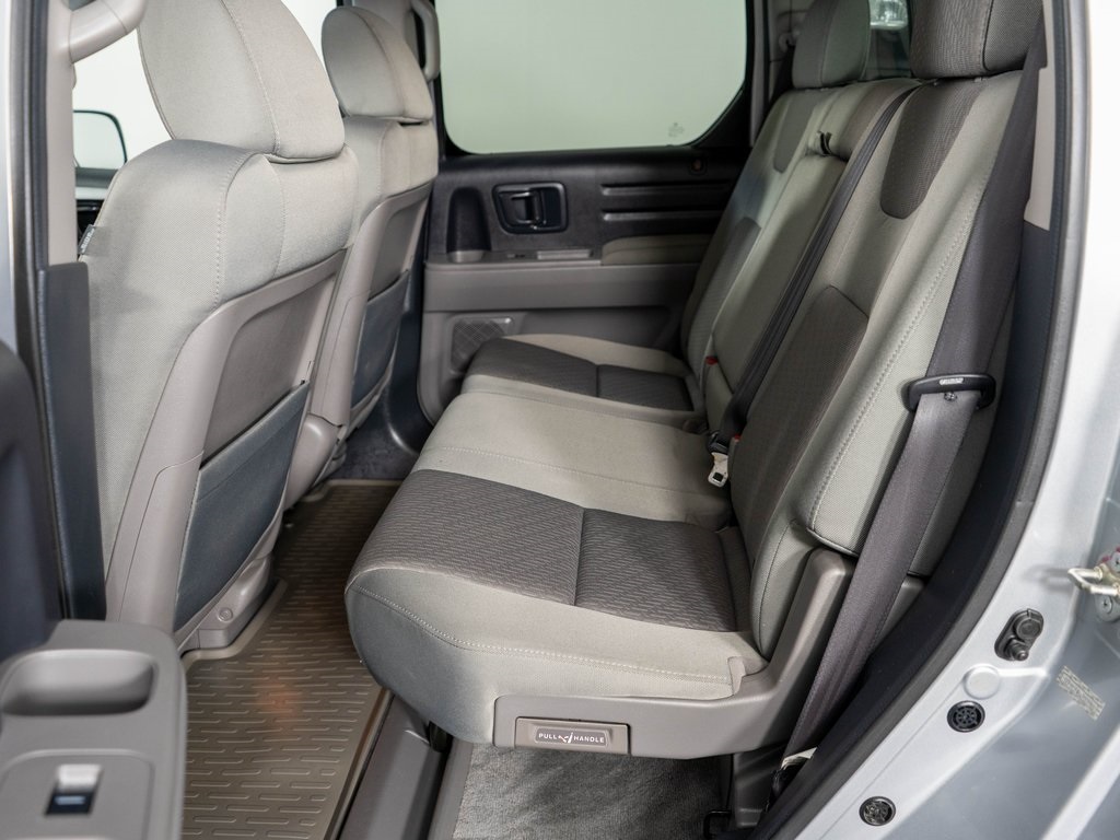 2010 Honda Ridgeline RTS photo 11