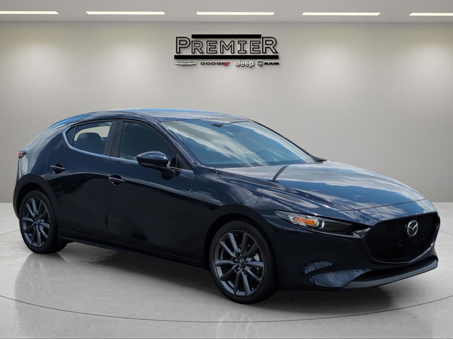 2024 Mazda Mazda3 Hatchback 2.5 s Preferred photo 3