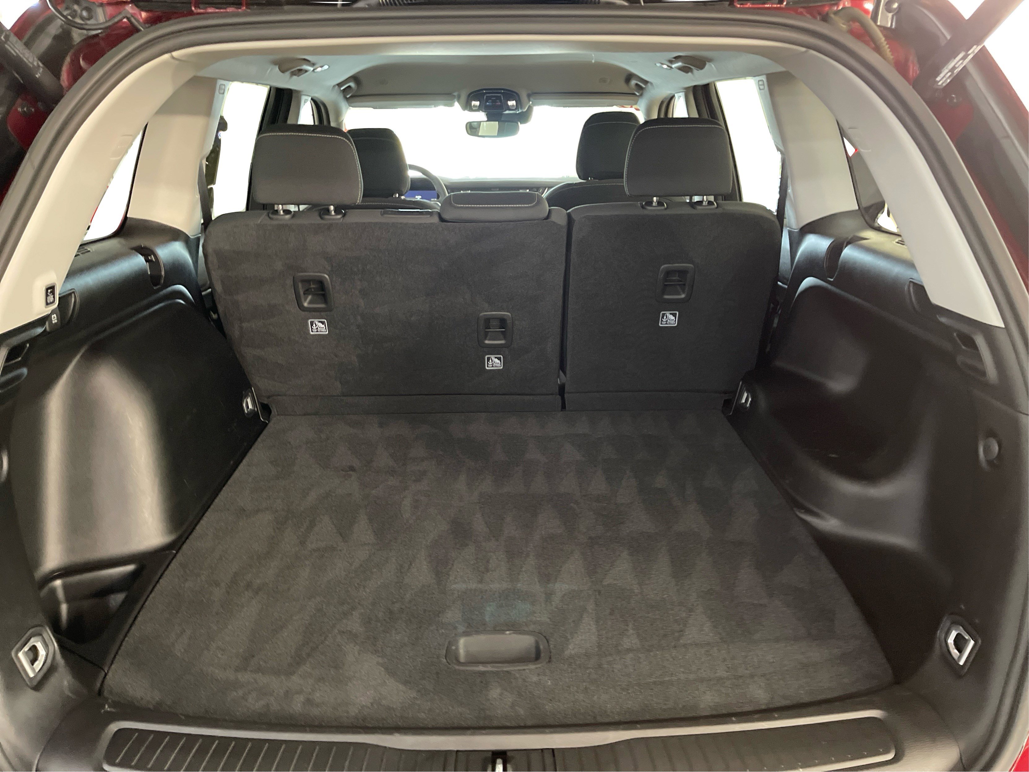 2023 Jeep Cherokee Laredo photo 19