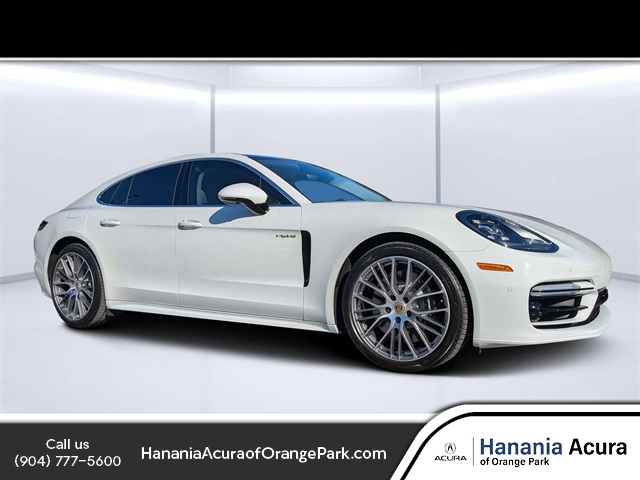 2023 Porsche Panamera 4S E-Hybrid's photo