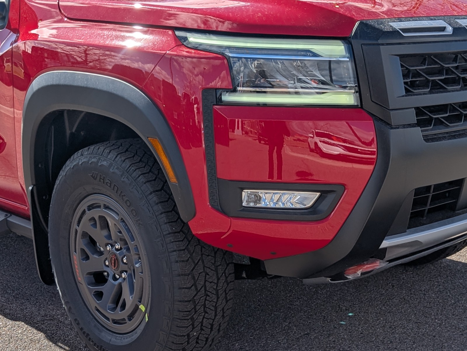 2025 Nissan Frontier PRO-4X photo 2