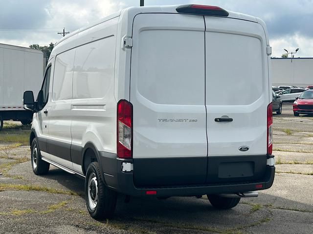 2025 Ford Transit photo 7