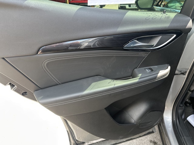 2023 Buick Envision Essence photo 17