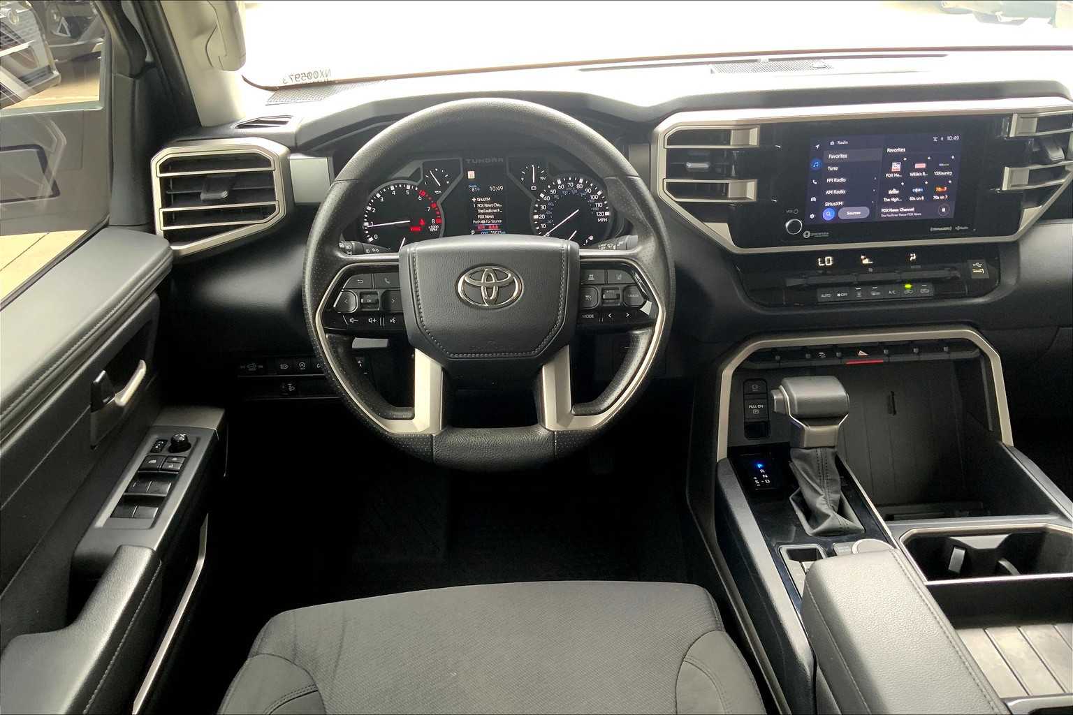 2022 Toyota Tundra SR5 CrewMax photo 5