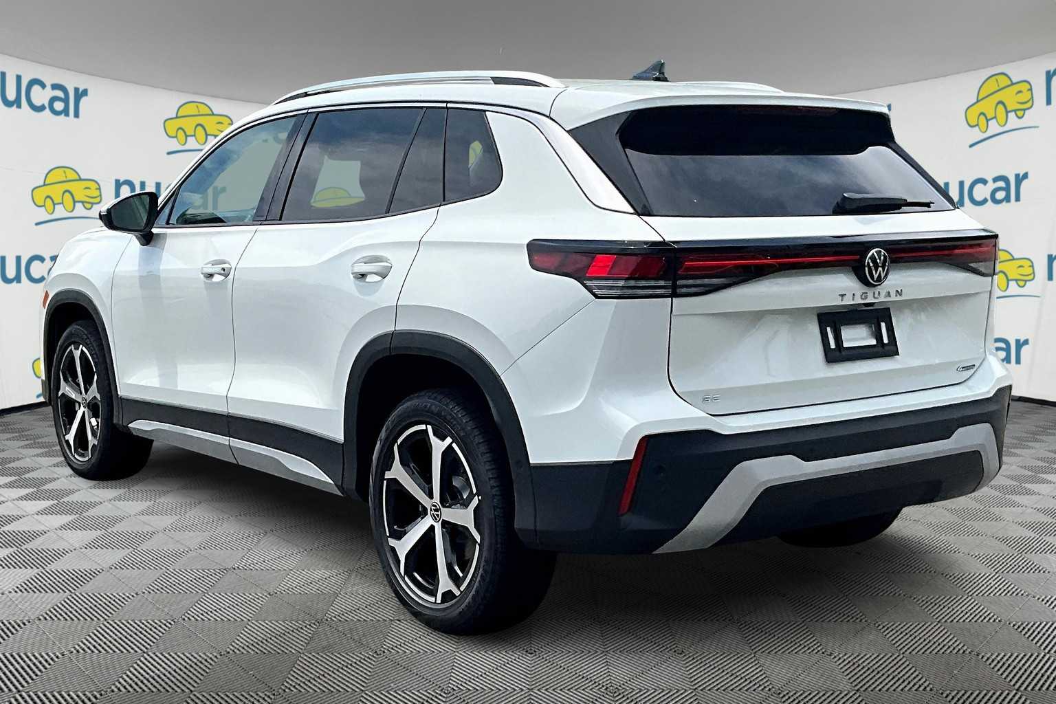 2025 Volkswagen Tiguan SE photo 4
