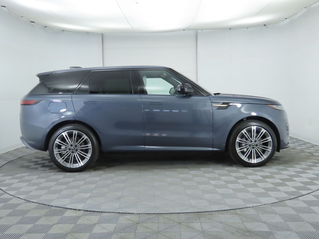 2025 Land Rover Range Rover Sport SE photo 4
