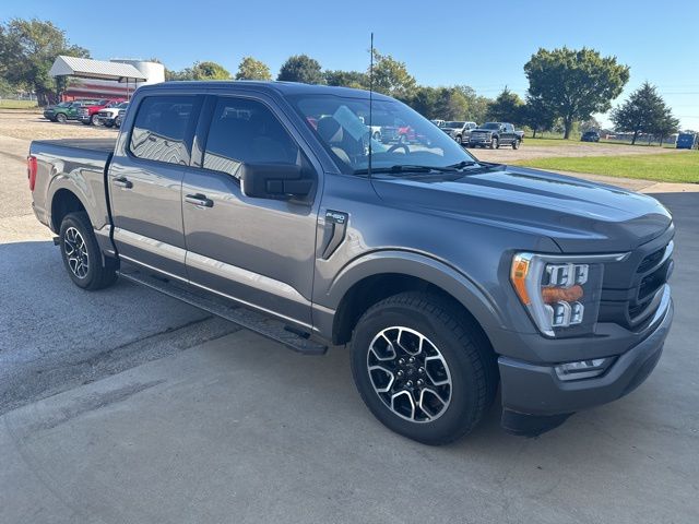 2022 Ford F-150 XLT photo 2