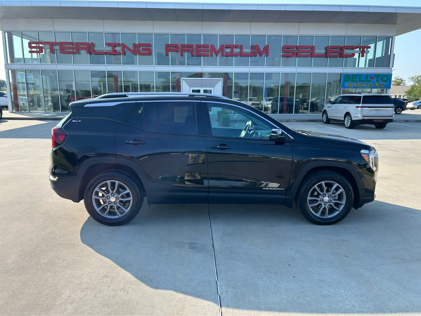 2024 GMC Terrain SLT's photo