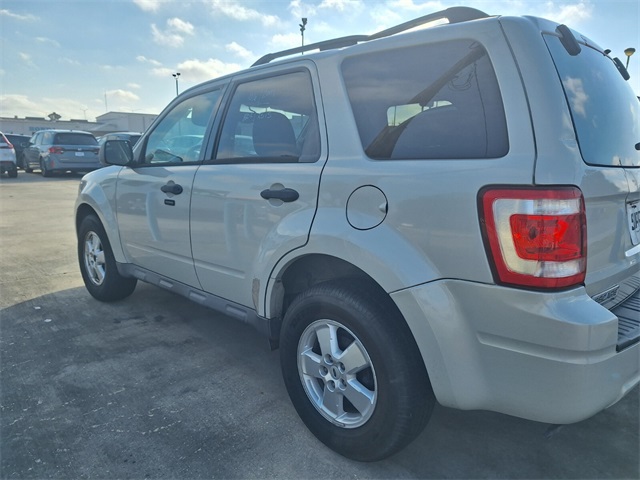 2009 Ford Escape XLT photo 3