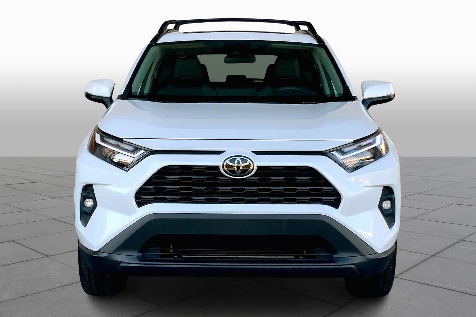 2025 Toyota RAV4 XLE Premium photo 3