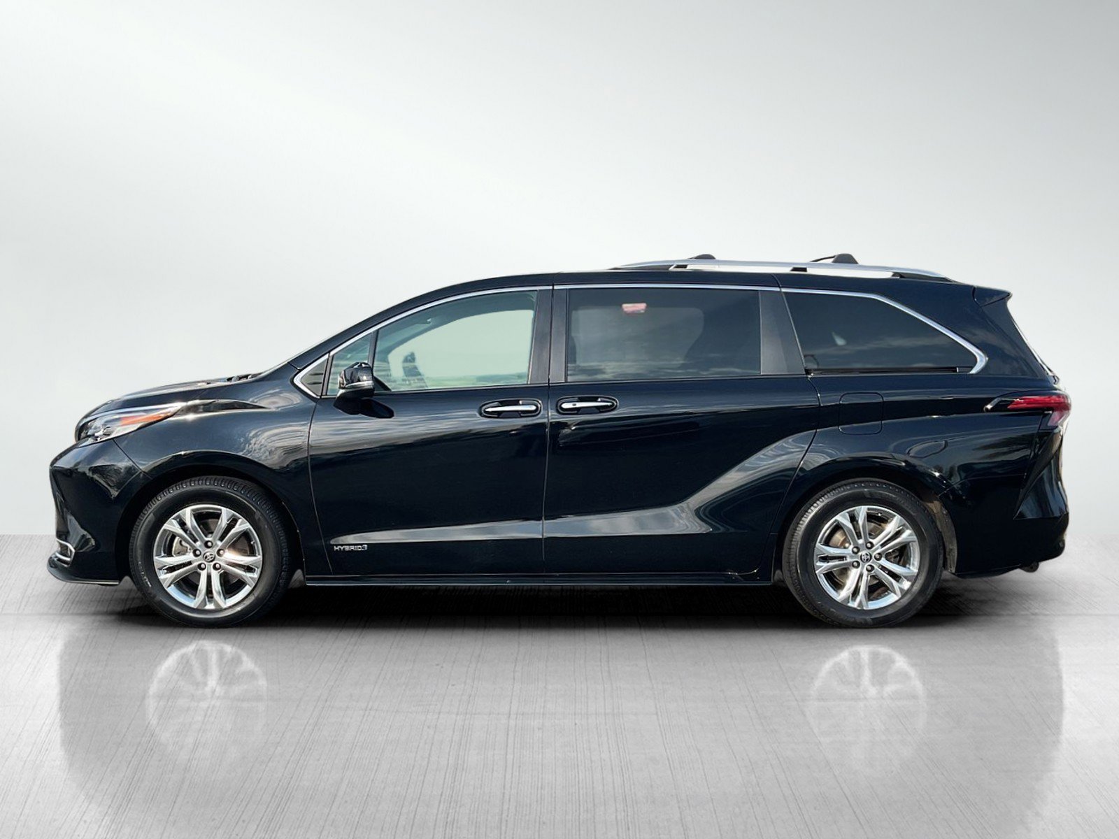 Used 2021 Toyota Sienna Platinum with VIN 5TDESKFC7MS010301 for sale in Brainerd, Minnesota