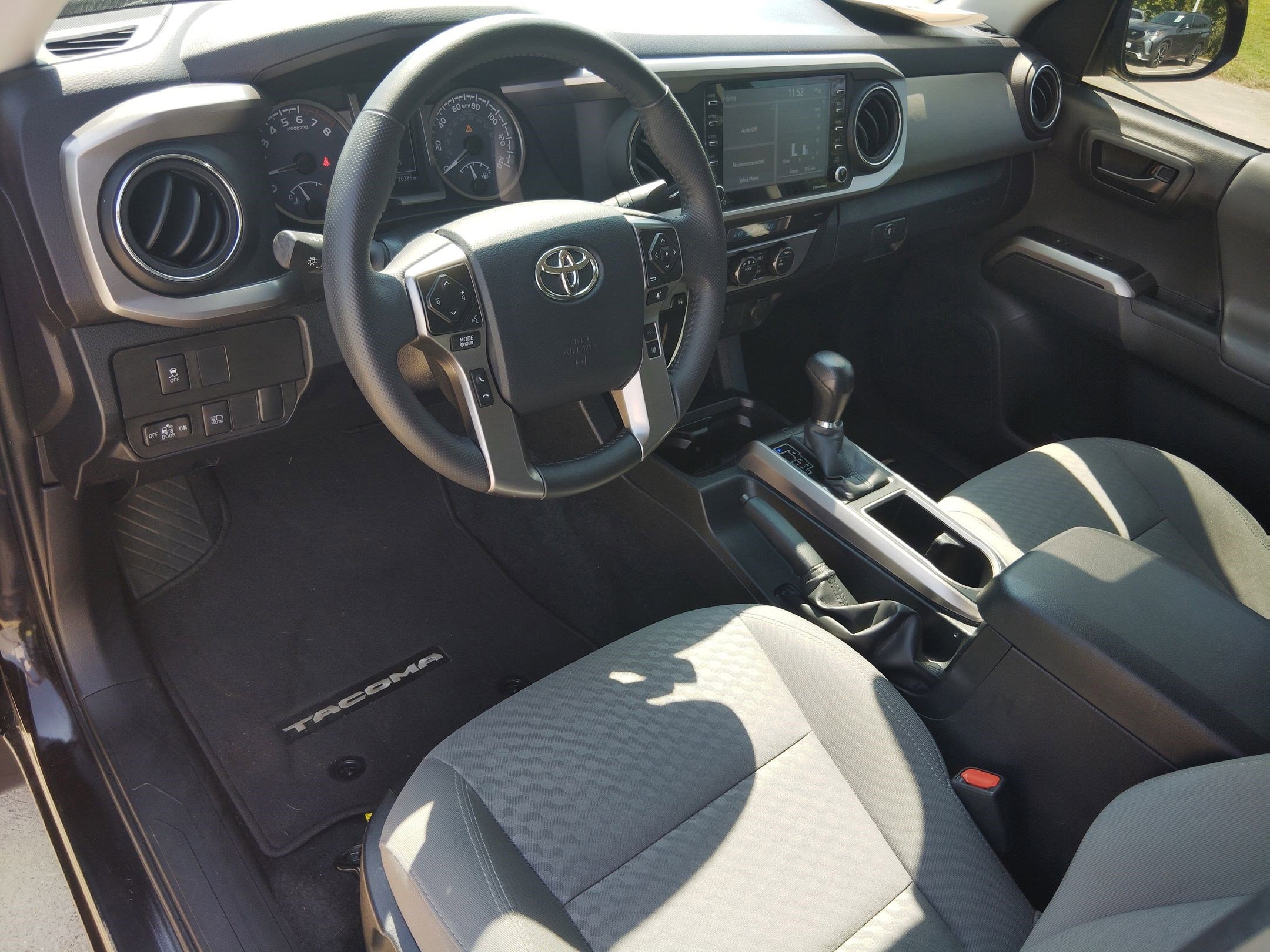 2023 Toyota Tacoma SR5 photo 4