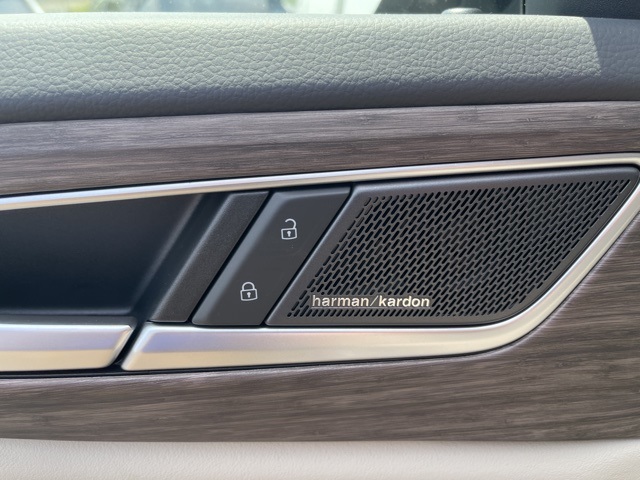 2025 Volkswagen Atlas SEL Premium R-Line photo 15