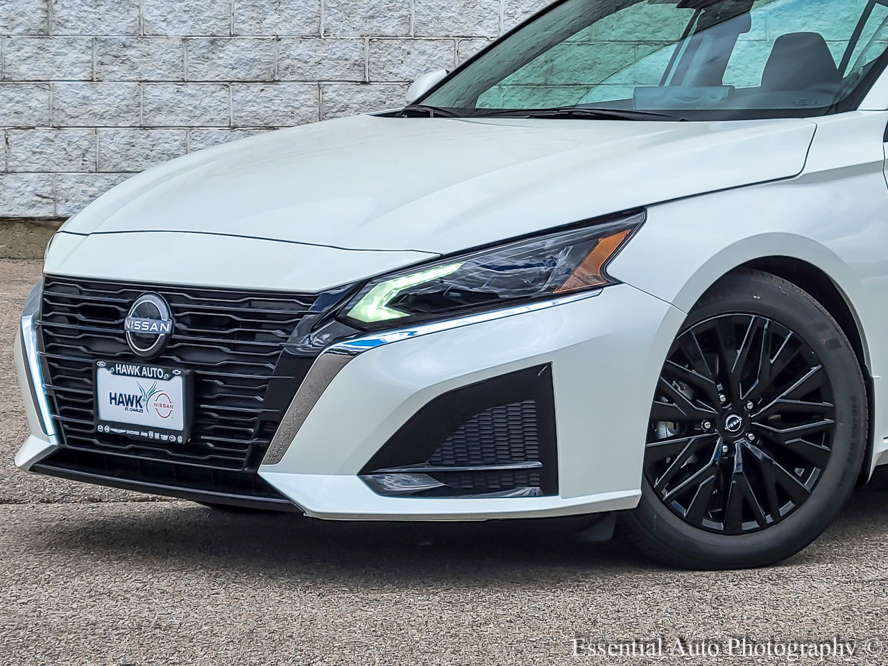 2025 Nissan Altima SV photo 2