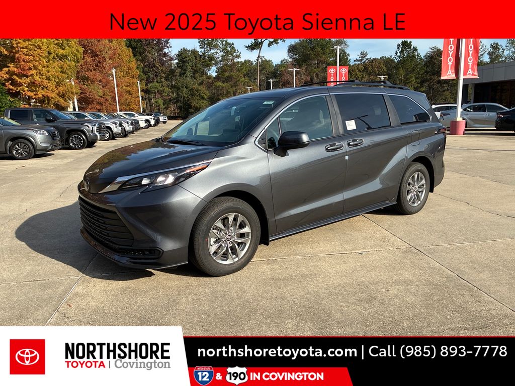 2025 Toyota Sienna LE's photo