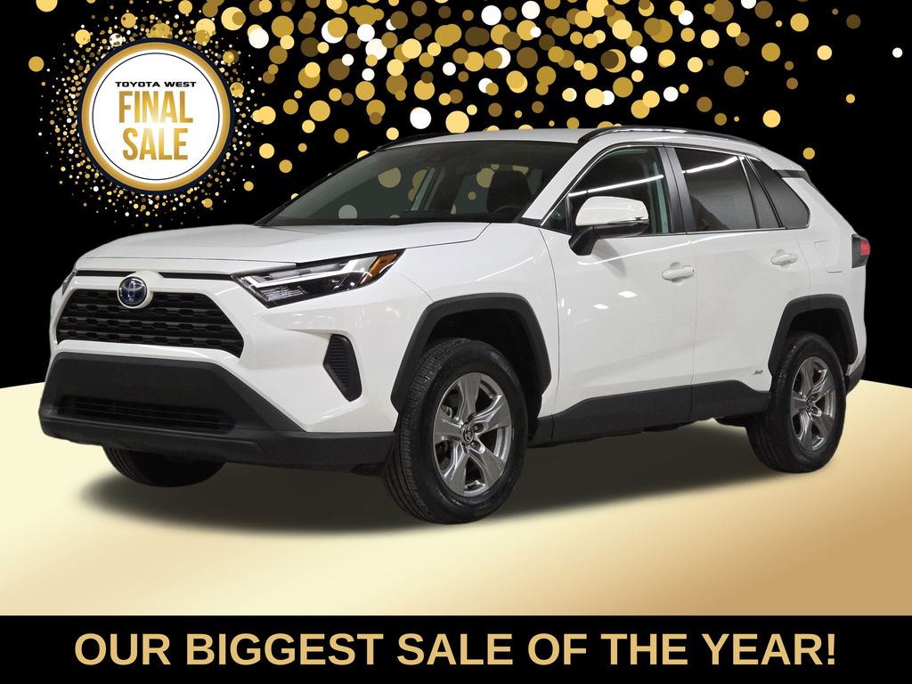 2024 Toyota RAV4 XLE's photo