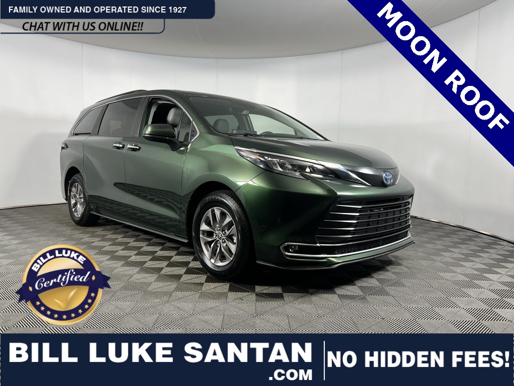 2024 Toyota Sienna XLE's photo