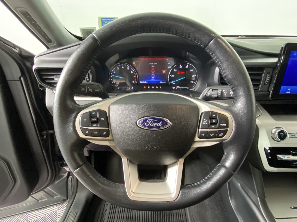 2022 Ford Explorer XLT photo 12