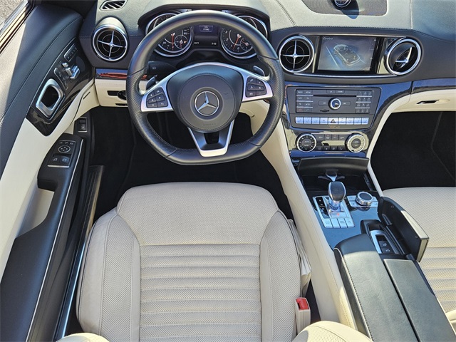 2017 Mercedes Benz SL 550 photo 13