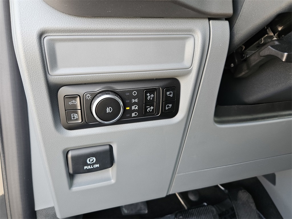 2025 Ford F-150 XLT photo 14
