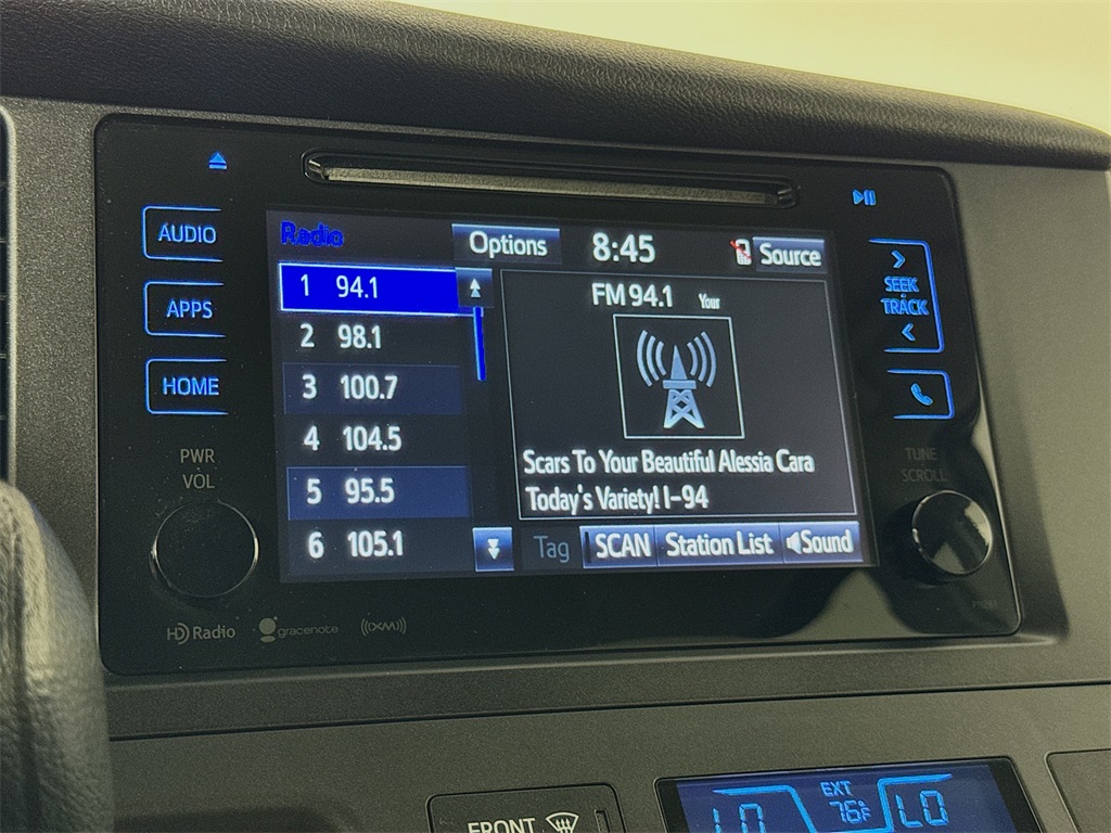 2017 Toyota Sienna LE photo 27