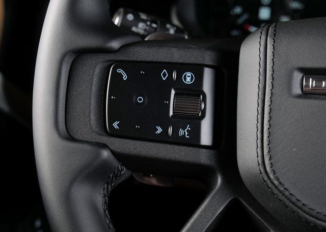 2025 Land Rover Defender 110 V8 photo 17