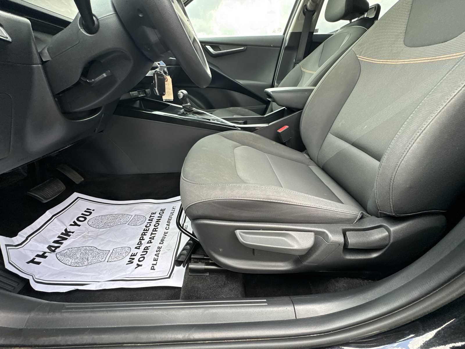 2024 Kia Niro LX photo 12