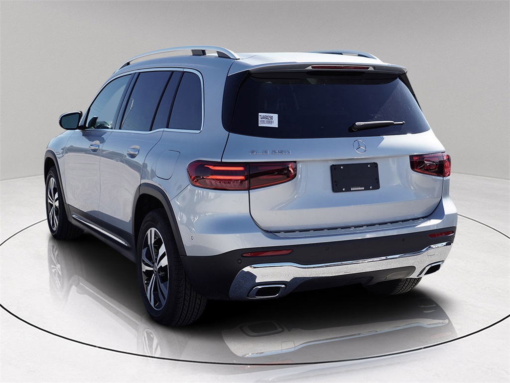 2026 Mercedes Benz GLB 250 photo 4