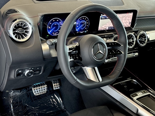 2025 Mercedes Benz EQB 350 4MATIC photo 13